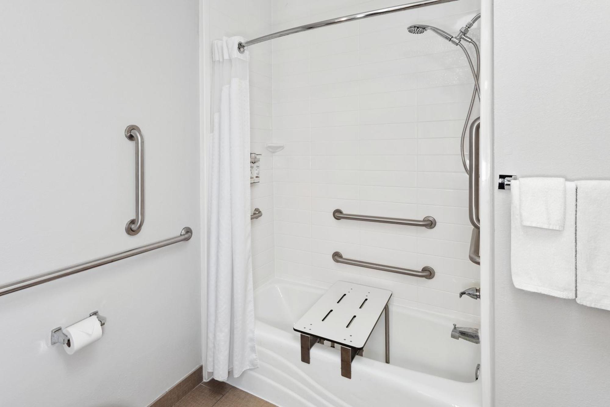 Holiday Inn Express & Suites Carmel North - Westfield By Ihg Exteriör bild